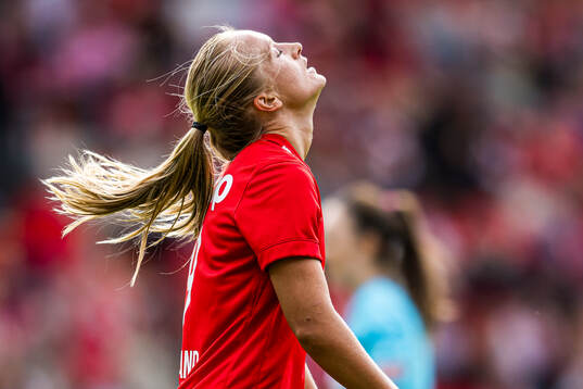 Amalie Vevle Eikeland of Brann looks dejected