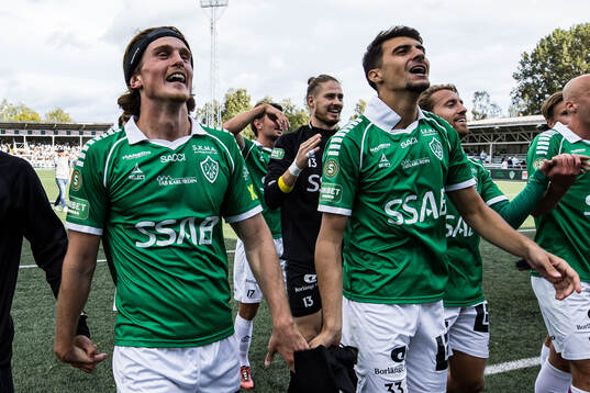 Brages Lorik Konjuhi och Amar Muhsin jublar