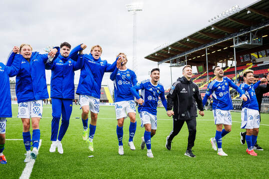 GIF Sundsvalls spelare jublar