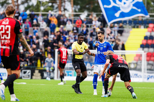Domare Fredrik Oppong, GIF Sundsvalls Marc Manchon och