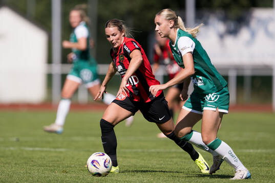 Brommapojkarnas Isabelle Navrén och Alingsås Tilde