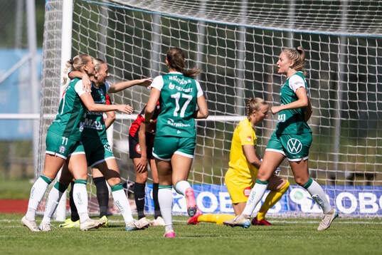 Alingsås spelare jublar
