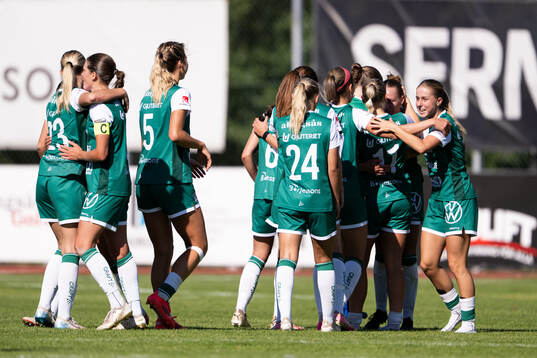 Alingsås spelare jublar