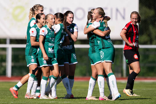 Alingsås spelare jublar
