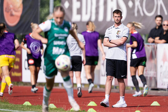 Brommapojkarnas tränare Daniel Gunnars