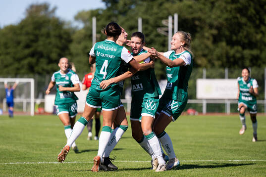 Alingsås spelare jublar