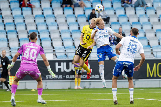 Elfsborgs Johan Larsson och IFK Norrköpings Marcus Baggesen