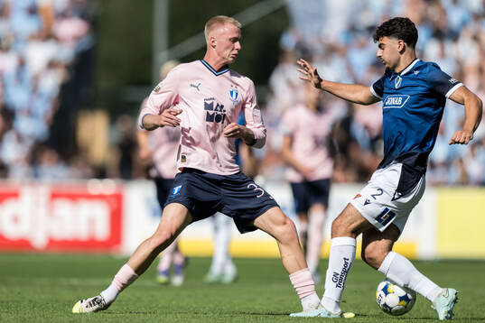 Malmö FFs Daniel Gudjohnsen och Halmstads Bleon Kurtulus