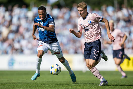 Halmstads Marcus Olsson och Malmö FFs Hugo Bolin