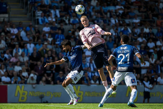 Halmstads Rami Kaib och Malmö FFs Daniel Gudjohnsen