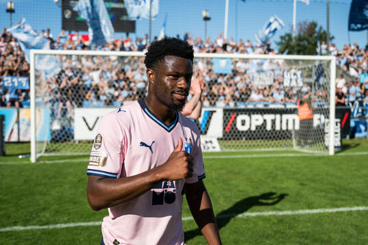 Malmö FFs Emmanuel Ekong jublar
