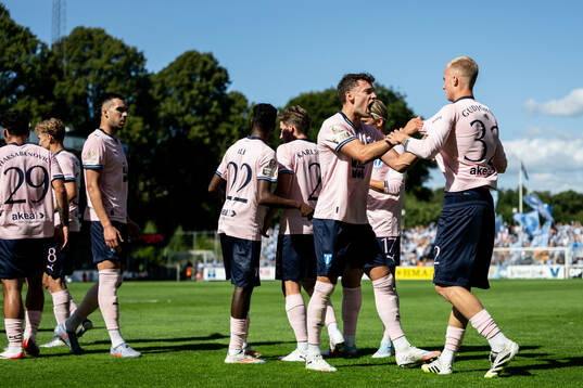 Malmö FFs Colin Rösler och Daniel Gudjohnsen jublar