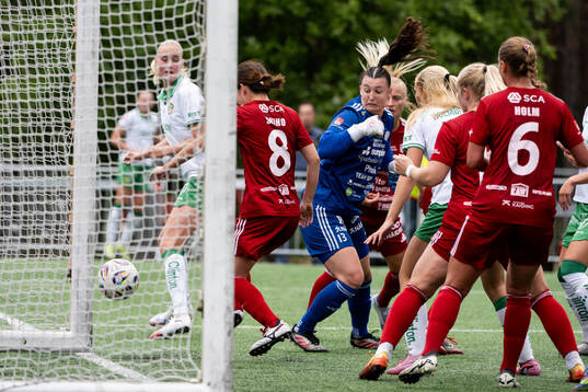 Hammarbys Emilie Bragstad gör 0-2 bakom Piteås Shiho