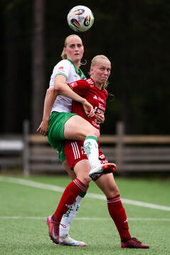 Hammarbys Emilie Bragstad och Piteås Saga Swedman