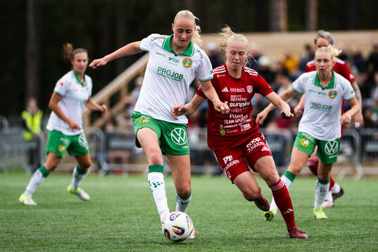 Hammarbys Emilie Bragstad och Piteås Saga Swedman