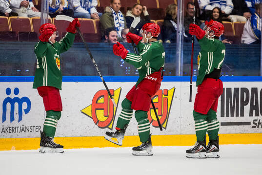 Moras Connor MacEachern jublar