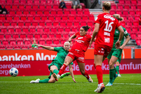 Brenna Marie Lovera of Brann scores the 2-1 goal