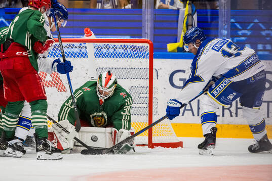 Moras målvakt Marcus Hellgren Smed och Leksands Jon Knuts