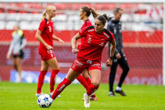 Brenna Marie Lovera of Brann warms up