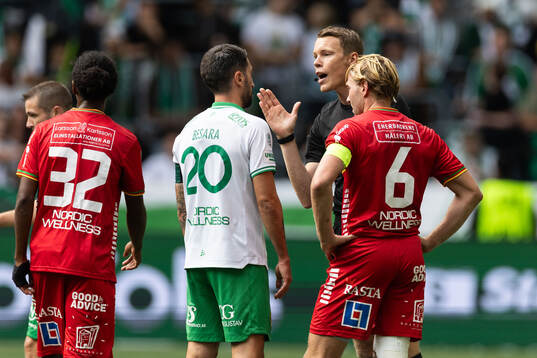 Hammarbys Nahir Besara och GAIS August Wängberg i