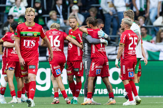 GAIS målvakt Mergim Krasniqi och Edvin Becirovic jublar