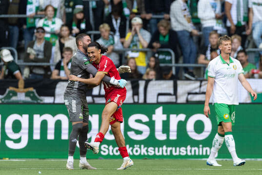 GAIS Amin Boudri och målvakt Mergim Krasniqi jublar