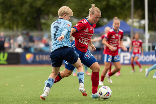 Djurgårdens Olivia Ulenius och Vittsjös Nellie Persson