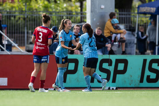 Djurgårdens Lucia Duras och Urara Watanabe