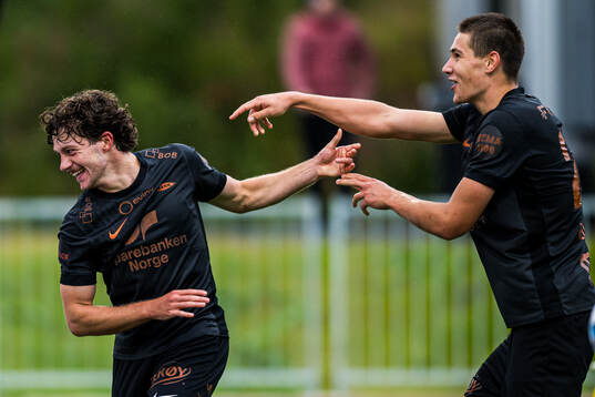 Denzel De Roeve of Brann celebrates