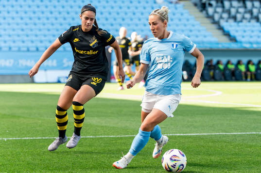 AIKs Daniella Famili och Malmö FFs Mia Persson