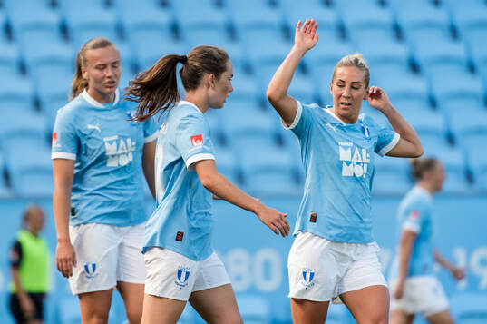 Malmö FFs Matilda Kristell jublar med Mia Persson