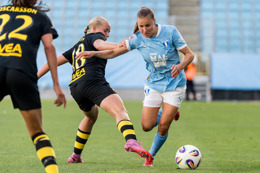 AIKs Nova Selin och Malmö FFs Katariina Kosola