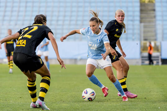 Malmö FFs Katariina Kosola mot AIKs Nova Selin
