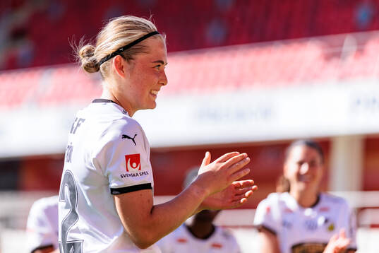 Häckens Paulina Nyström jublar