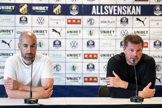 Östers tränare Martin Foyston och Häckens tränare Jens
