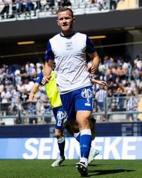 IFK Göteborgs Jonas Bager värmer upp