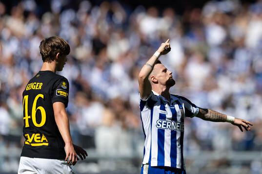 AIKs Yannick Geiger  deppar bredvid IFK Göteborgs jublande