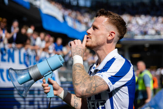 IFK Göteborgs Tobias Heintz jublar och håller i