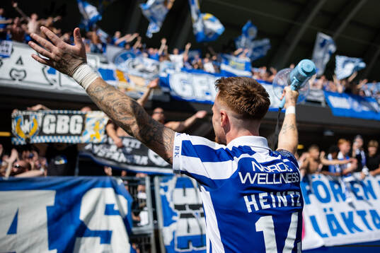IFK Göteborgs Tobias Heintz jublar och håller i