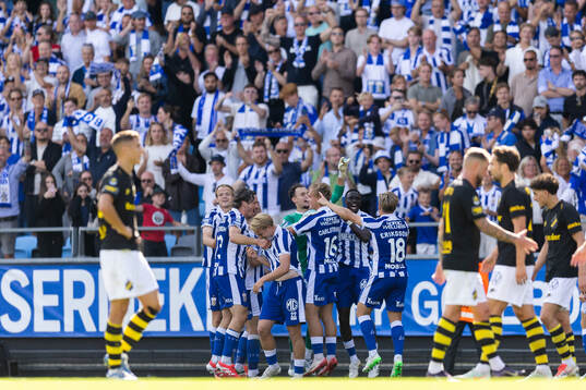 IFK Göteborgs spelare jublar