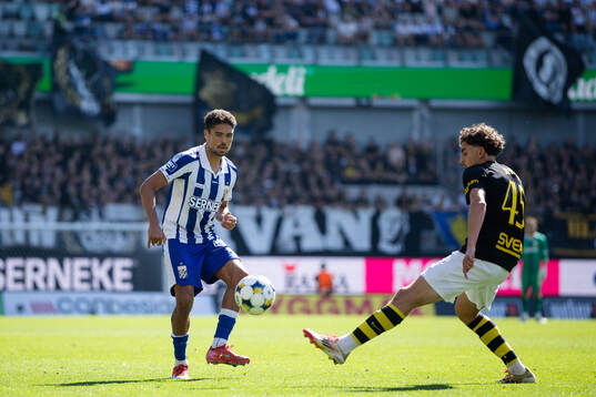 IFK Göteborgs Thomas Santos och AIKs Taha Ayari