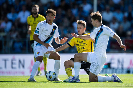 Bläddra bland fler bilder av Fotboll, Allsvenskan, Mjällby - Djurgården