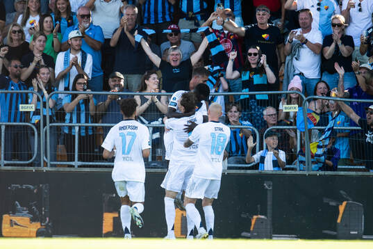 Djurgårdens Tokmac Nguen jublar