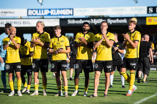 Mjällbys spelare jublar