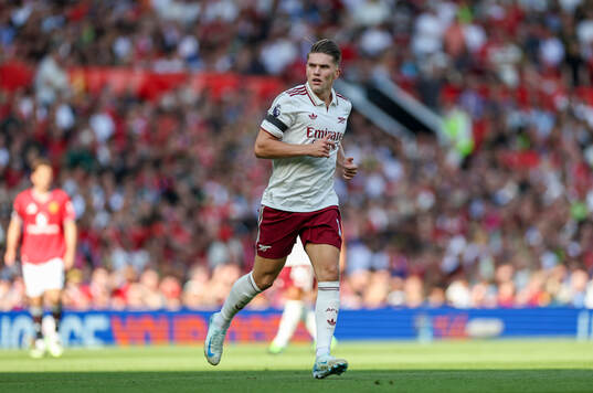 Bläddra bland fler bilder av Football, Premier League, Manchester United - Arsenal