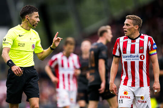 Tore Hansen, referee, and Ruben Yttergård Jenssen of
