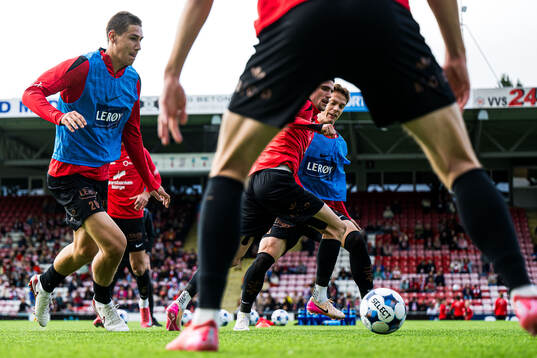 Eivind Helland of Brann warms up