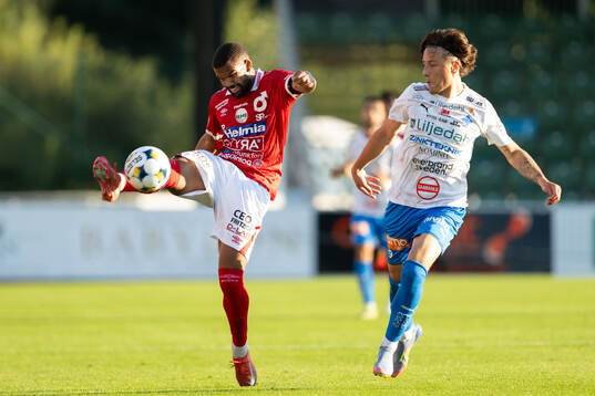 Degerfors Leon Hien och Värnamos Kai Meriluoto