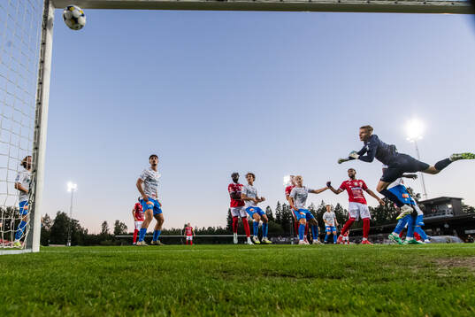 Degerfors Daniel Sundgren (ej i bild) gör 2-2 bakom