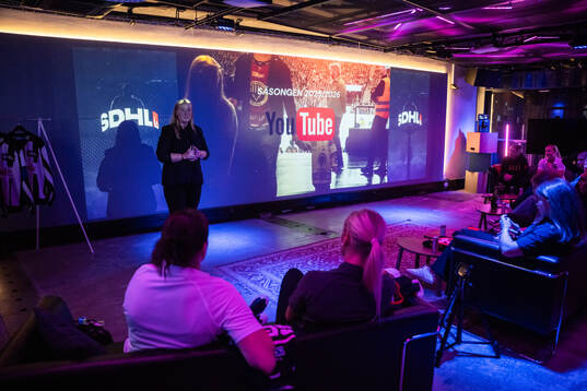 VD Angelica Lindeberg, presenterar deras satsning på